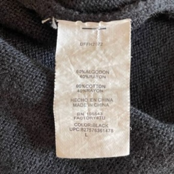 Daisy Fuentes Black Knit Turtleneck with Flowing Bottom - Picture 4 of 5